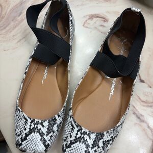 Jessica Simpson Black and White Snakeskin Flats